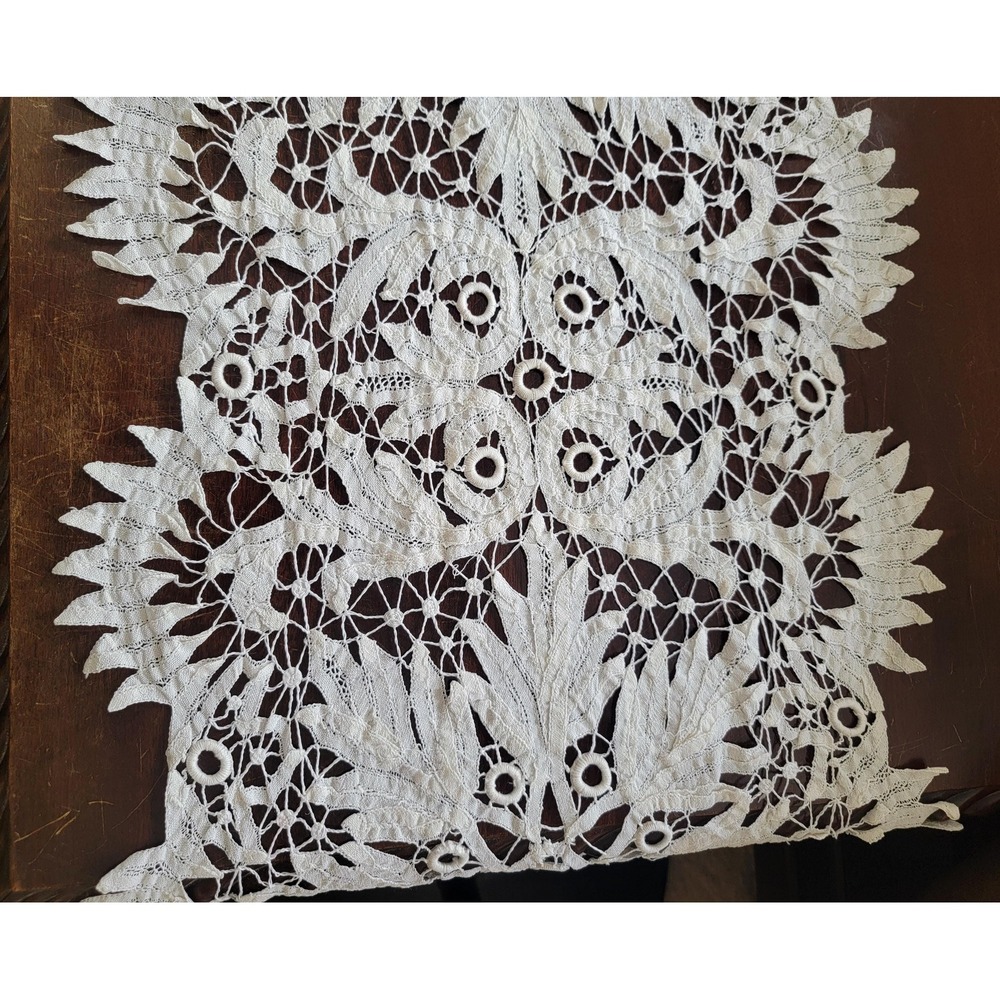 Vintage Handmade Cotton Needle Lace Table Runner - Picture 9 of 16